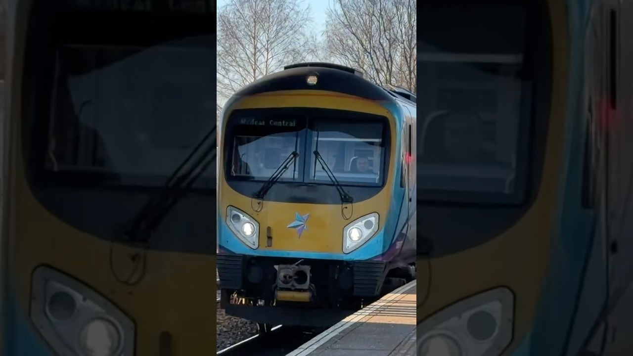 185107 + 185135 | Castleford | 2 tone from driver and some nice tuneful tones from middle cab!