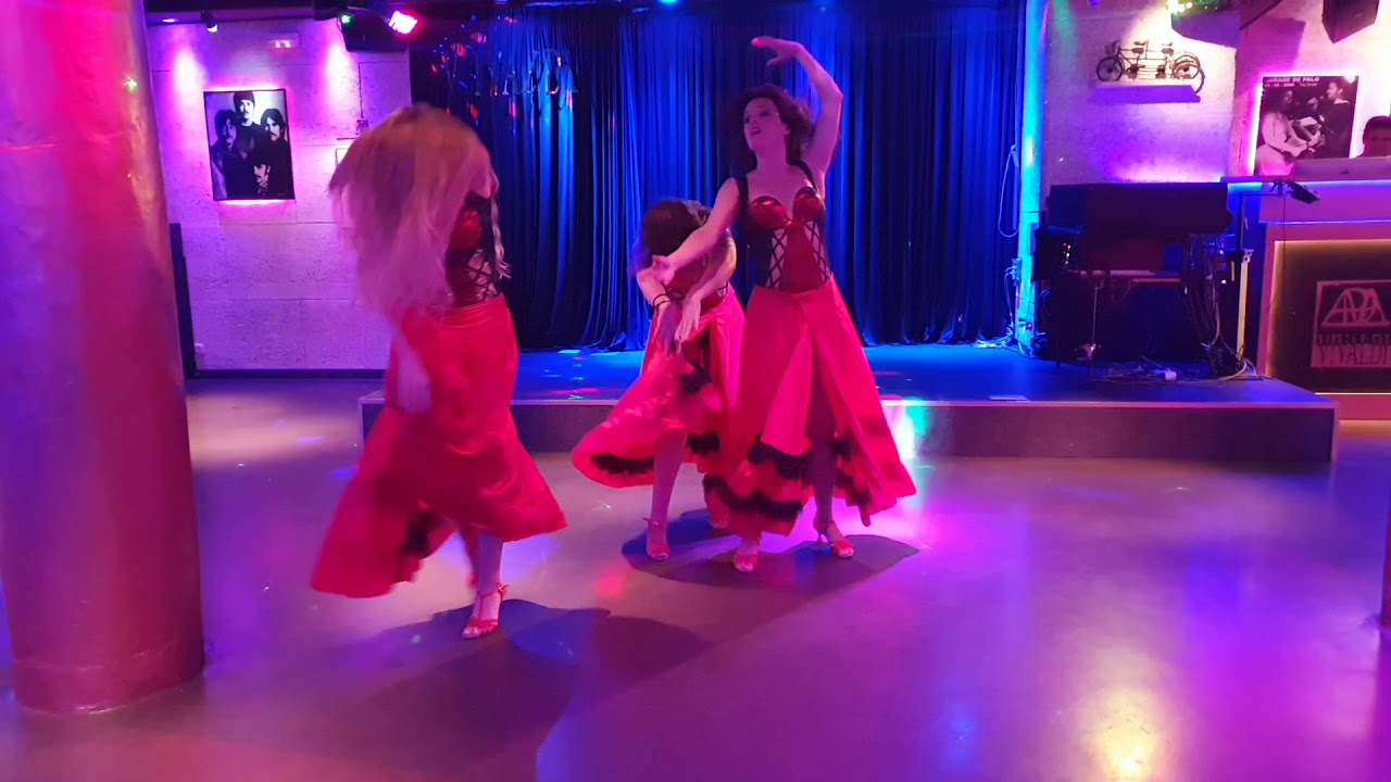 Compa&ntilde;&iacute;a Lady&rsquo;s Activa&rsquo;T Lambazouk  Show Moulin Rouge