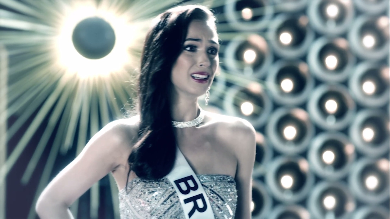 BEAUTY QUEEN FAIL! Interpreter makes beauty queen lose the crown