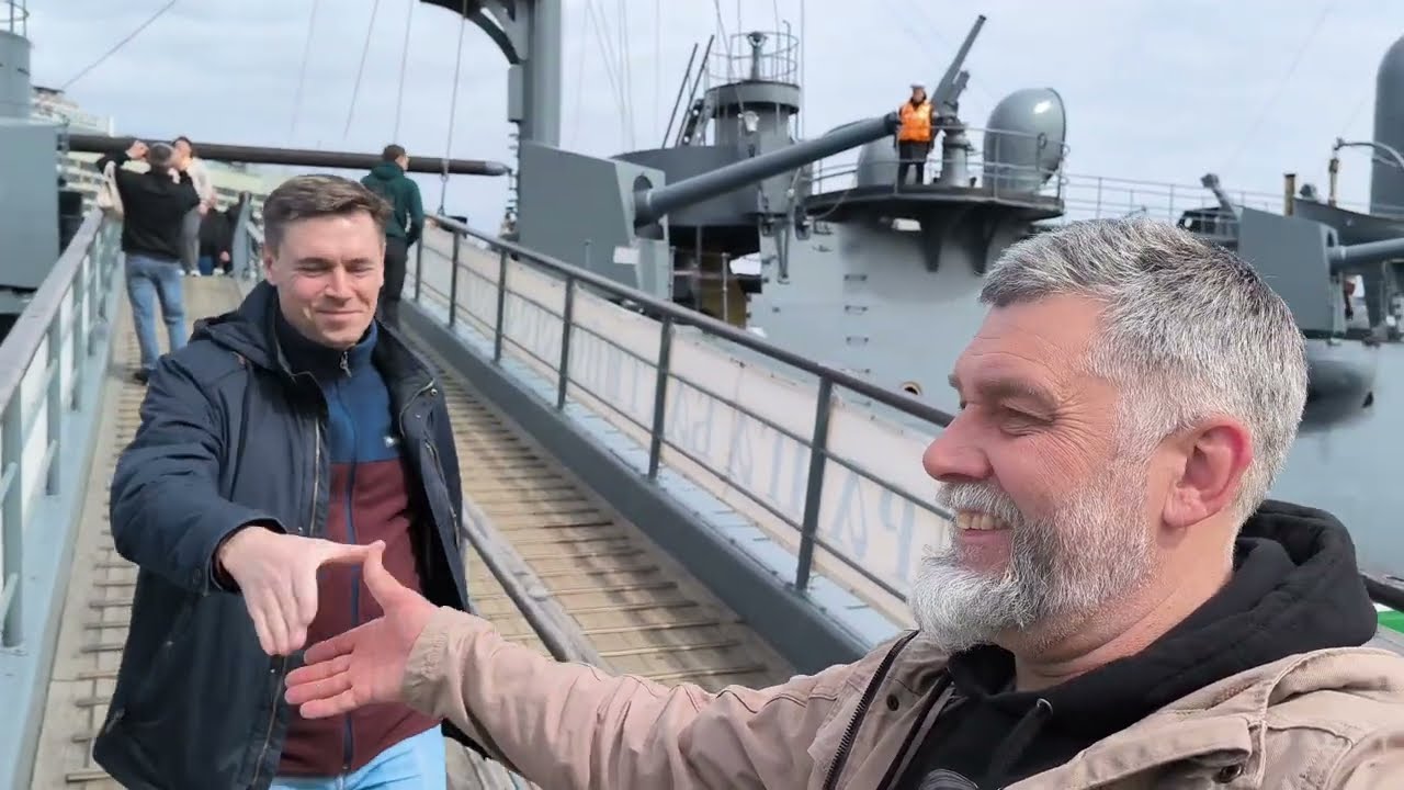 Аврора еще на плаву, товарищи! _КоПСС
