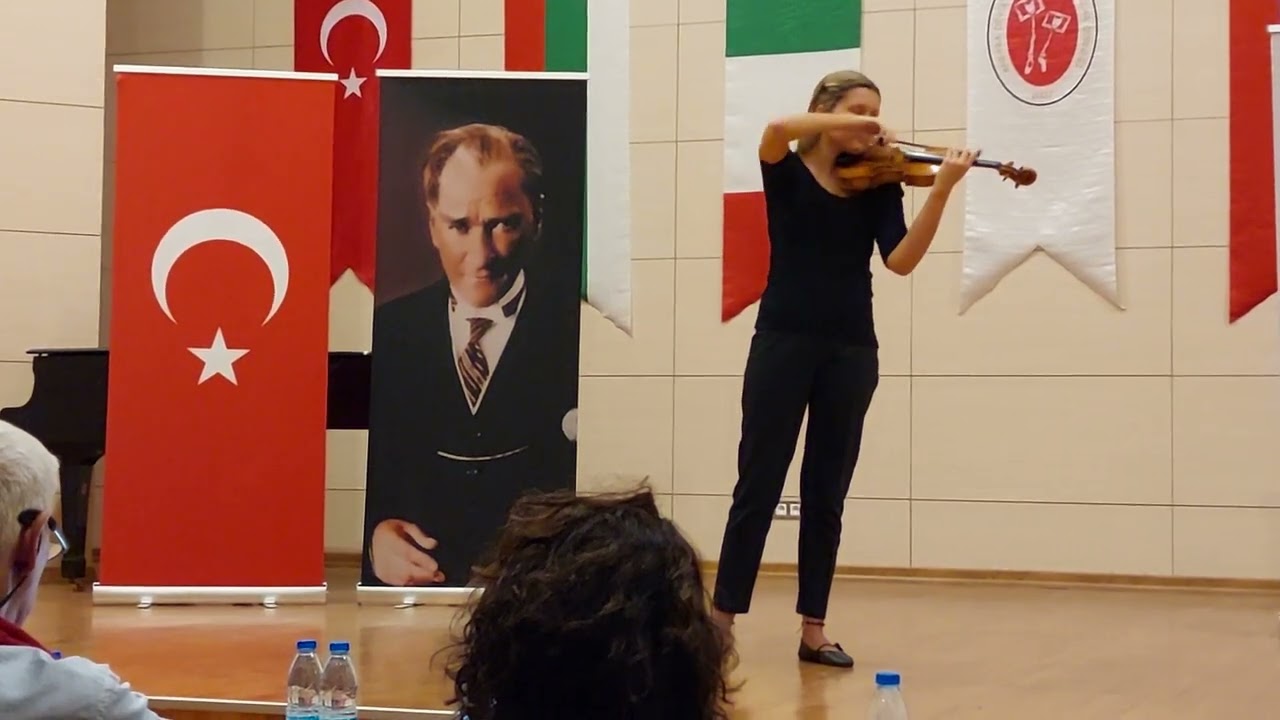 Billur Tankişi: J.S Bach - Chaconne, Partita No.2 BWV 1004 & N. Paganini - Caprice No.10
