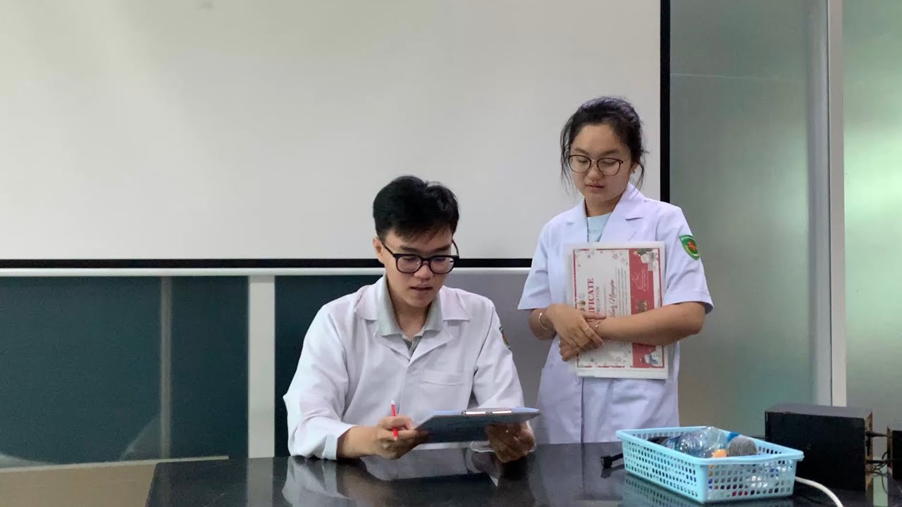NHÓM 7 - YK12 - KỸ NĂNG GIAO TIẾP VỚI ĐỒNG NGHIỆP, BỆNH NHÂN
