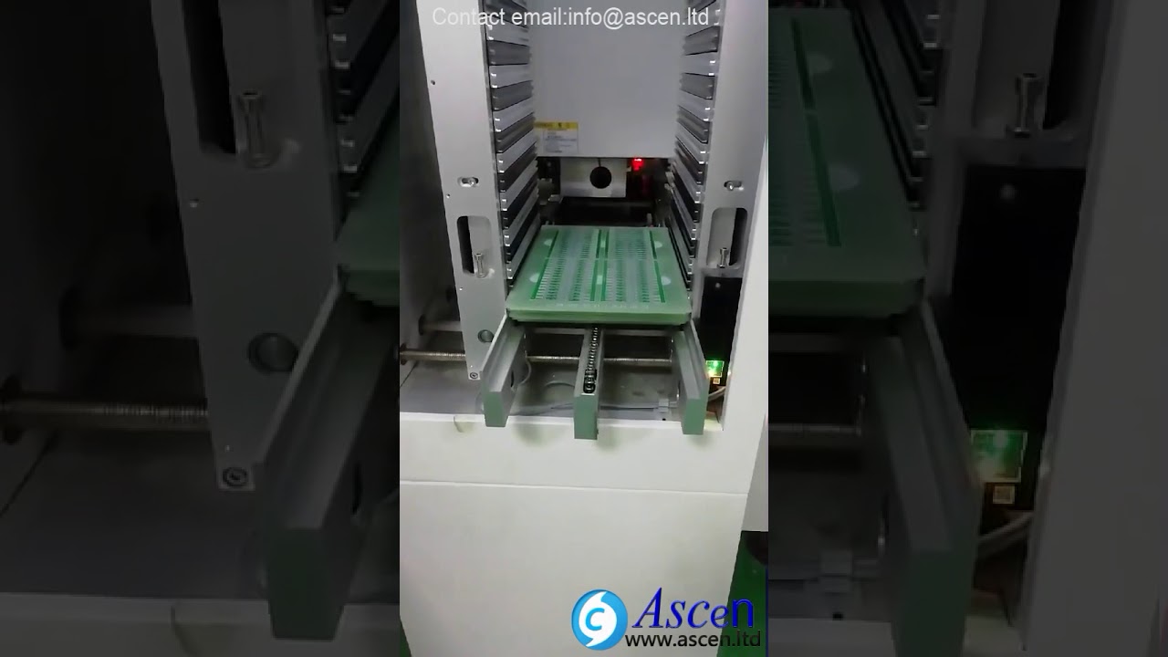 Mini PCB loader/PCB magazine loader loading the fixture and tray on the SMT assembly line