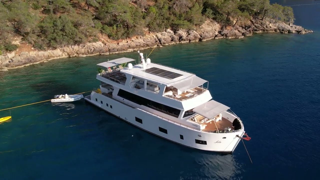 Lila Trawler - 5 Yıldızlı Lüks Motoryat - 5 Kabin 12 Kişi Kapasite - Mavi Yolculuk Yatçılık Fethiye
