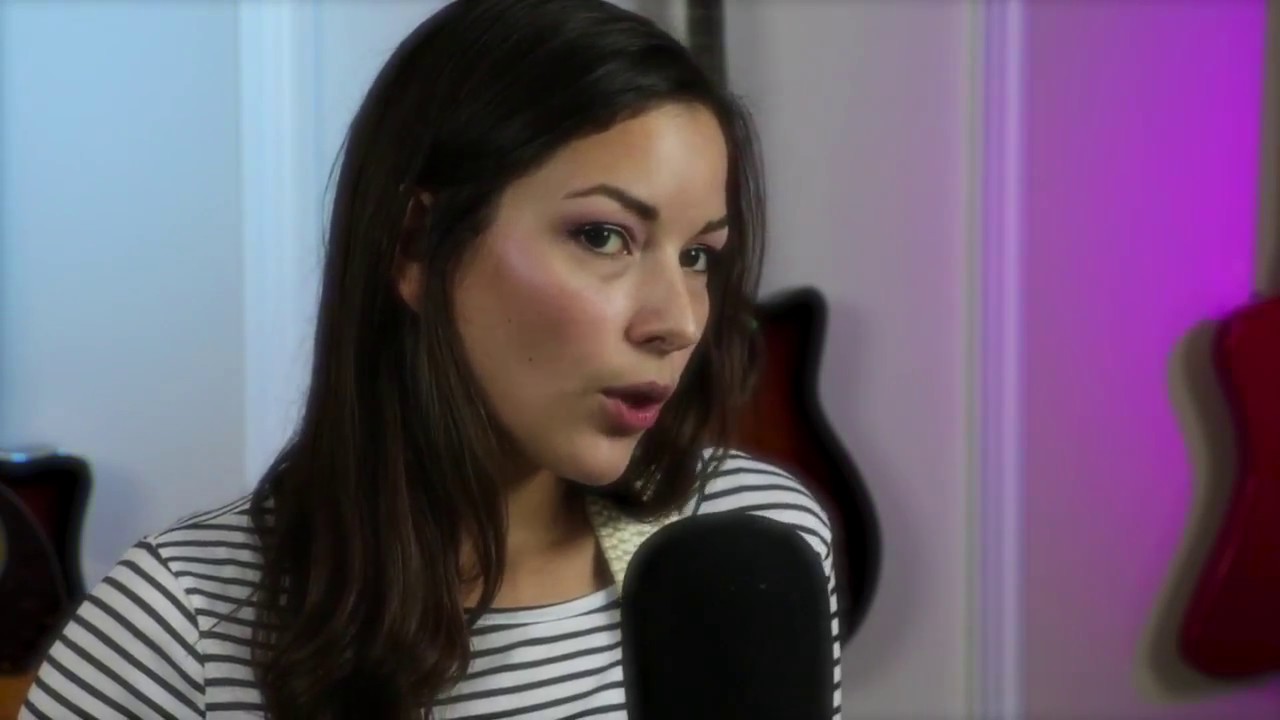 Indie Artist, Crissi Cochrane performs "Pretty Words" live | DISCOVER : SRL Music Discovery