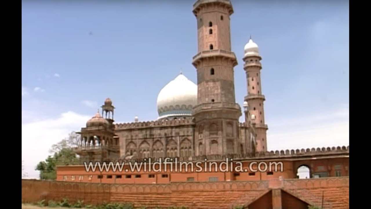 Darul Uloom Tajul Masjid in Bhopal, Madhya Pradesh
