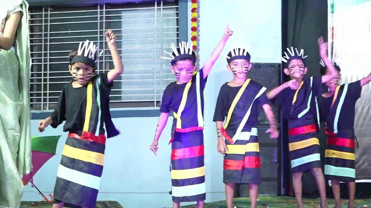 Aadiwasi theame dance by students of class 1st.. #aadivasi 