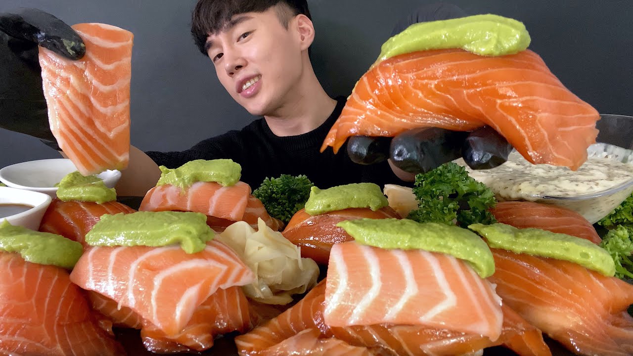ASMR MUKBANG 대왕 연어초밥 먹방 - GREAT KING SALMON SHUSHI - EATING SOUND
