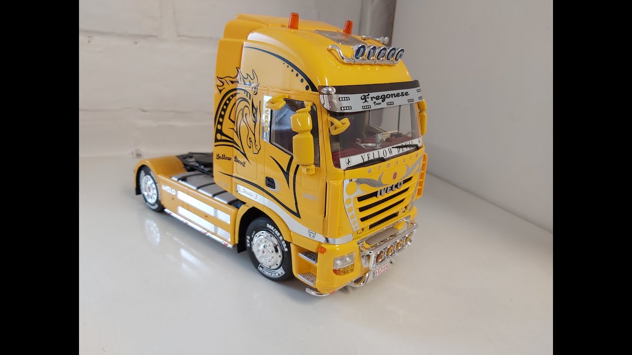 ITALERI Iveco Stralis Yellow Devil