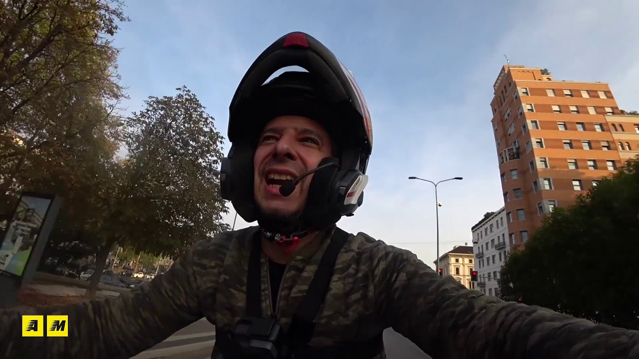 TFT e Connectivity di BMW F750GS provati da Andrea Galeazzi