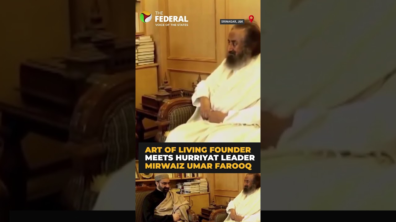Sri Sri Ravi Shankar meets Hurriyat leader Mirwaiz Umar Farooq in Srinagar