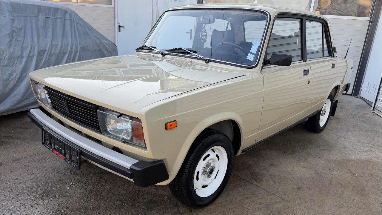 Lada 2105 Лада 2105 (1988)
