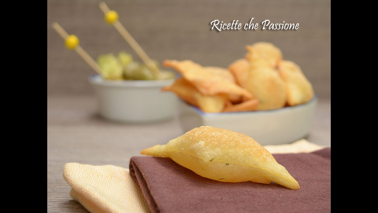 Gnocco fritto senza lievito al rosmarino - Ricette che Passione