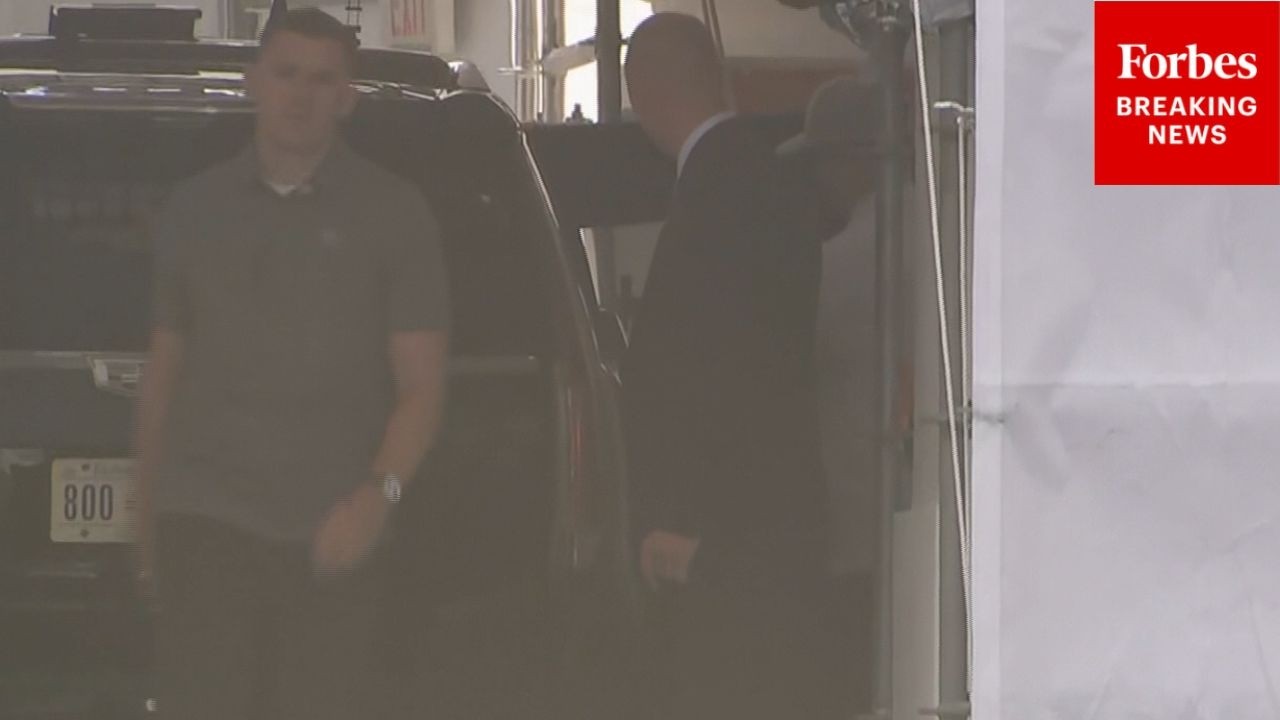BREAKING NEWS: President Trump Seen Departing The White House