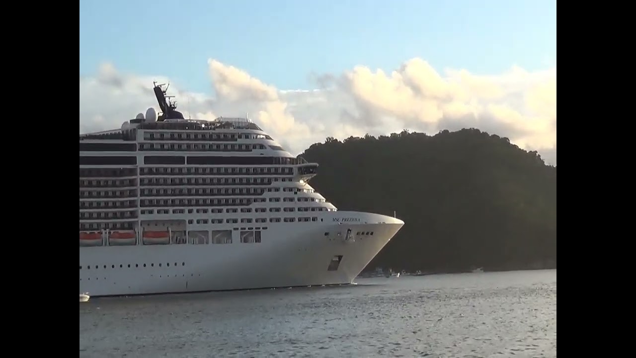 MSC Preziosa saindo de Santos 15022026