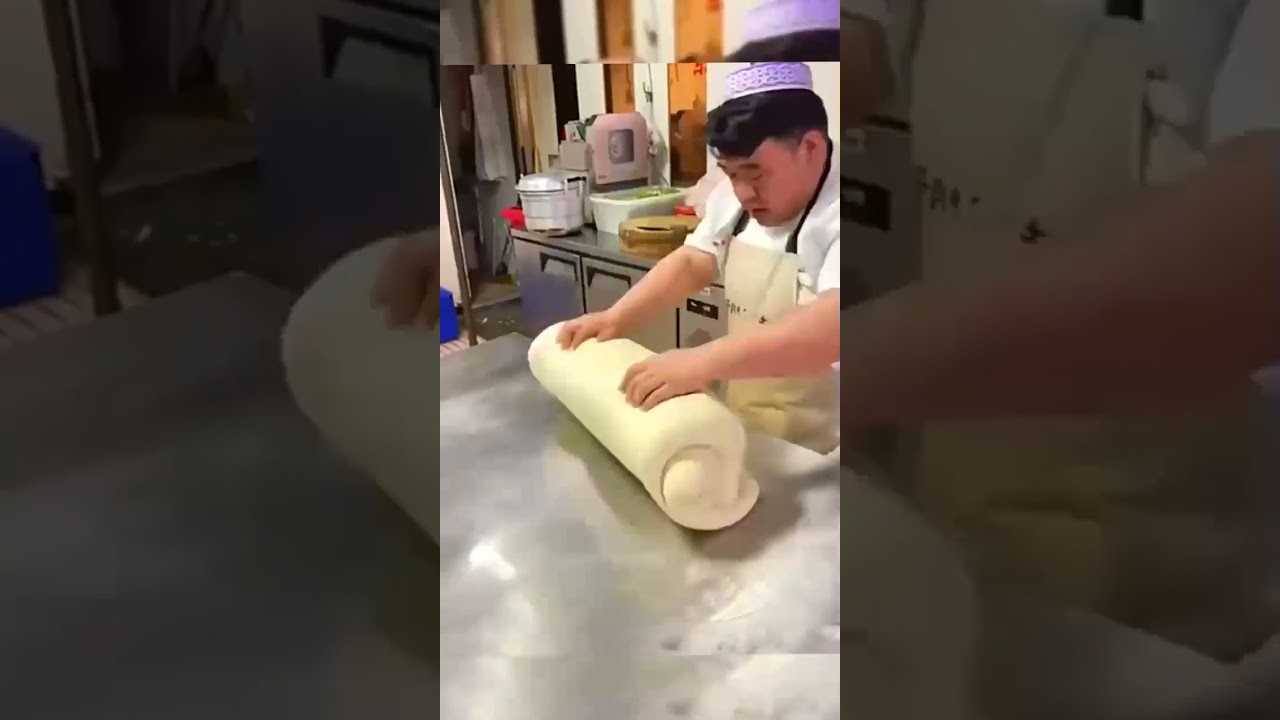 兰州拉面师傅揉面技术咋样 #中国美食