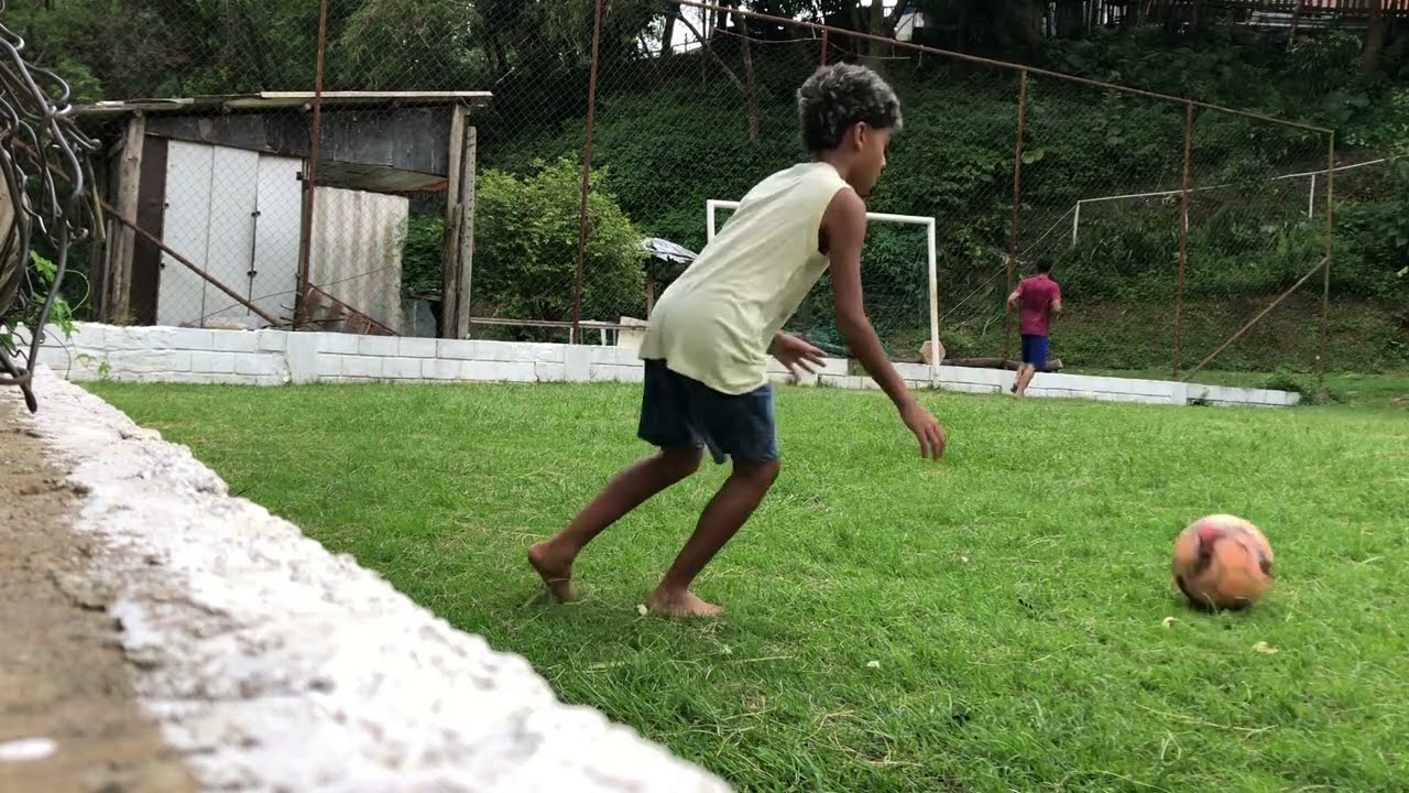 Treinando com Yuli chute e velocidade quem será que fez mais gol e quem chutou mais pra fora 