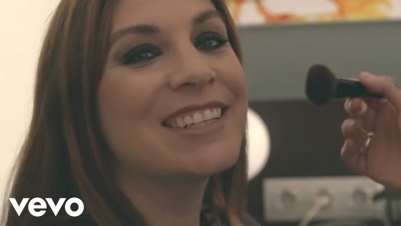 La Oreja de Van Gogh - Cuando Menos Lo Merezca (Video Oficial)