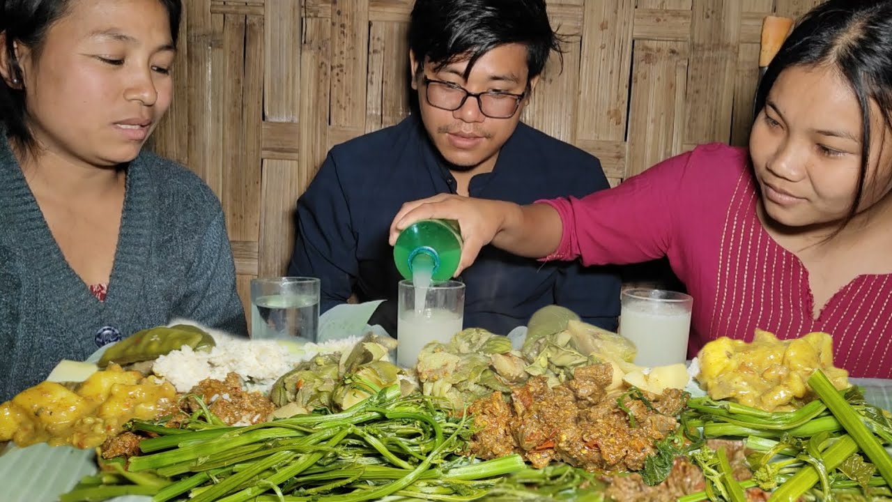 Eating Spicy Chicken Curry And Mutton Recipe & Organic Vegetable