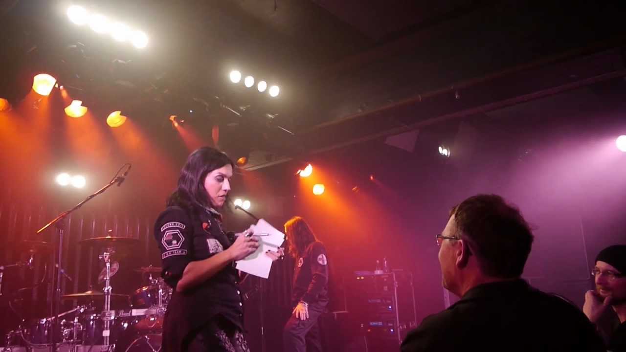 Lacuna Coil Technical difficulties HAHAHA