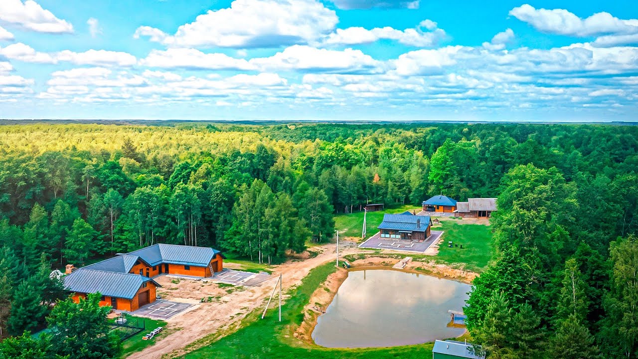 How do people LIVE in a remote house in the middle of the forest 🌲🏡