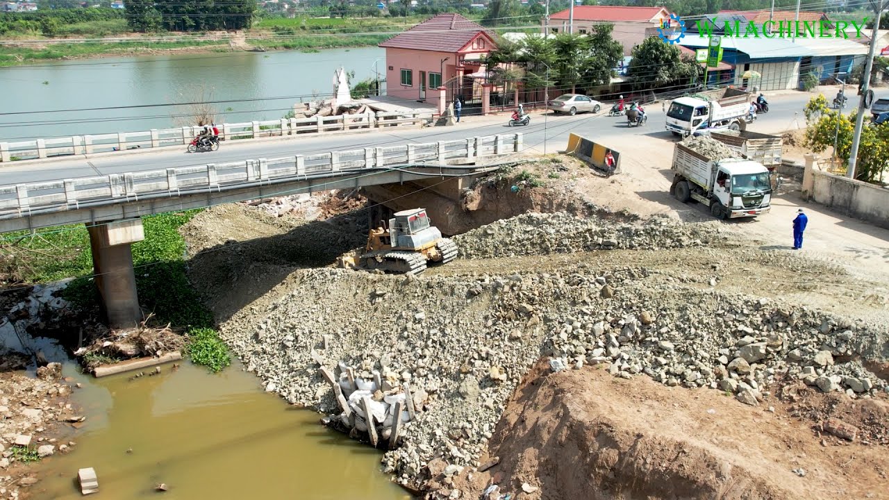 Wonderful Dozer Spreading Rock Pouring Foundation Bridge | Perfect Zoomlion Dozer Leveling Rock