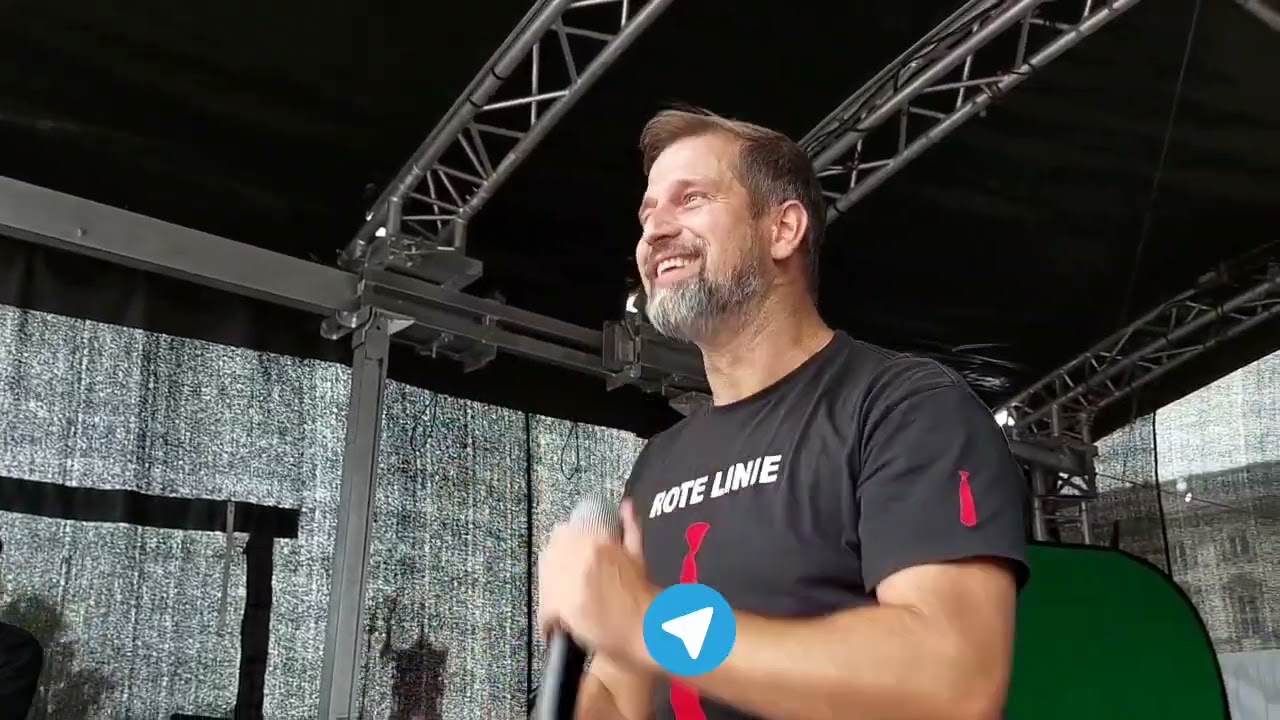 ROTE LINIE LIVE IN BERLIN BJ&Ouml;RN BANANE