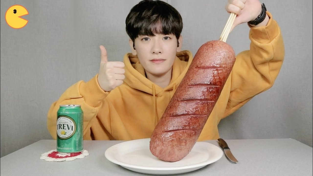30분 동안 구운 대왕 소시지 핫바 (놀랍게도 쟌슨빌) 리얼사운드 먹방ㅣYAMMoo