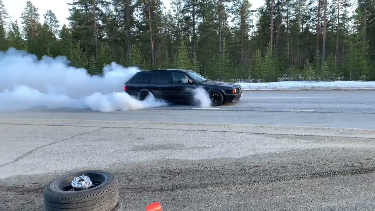 BMW 525 TURBO