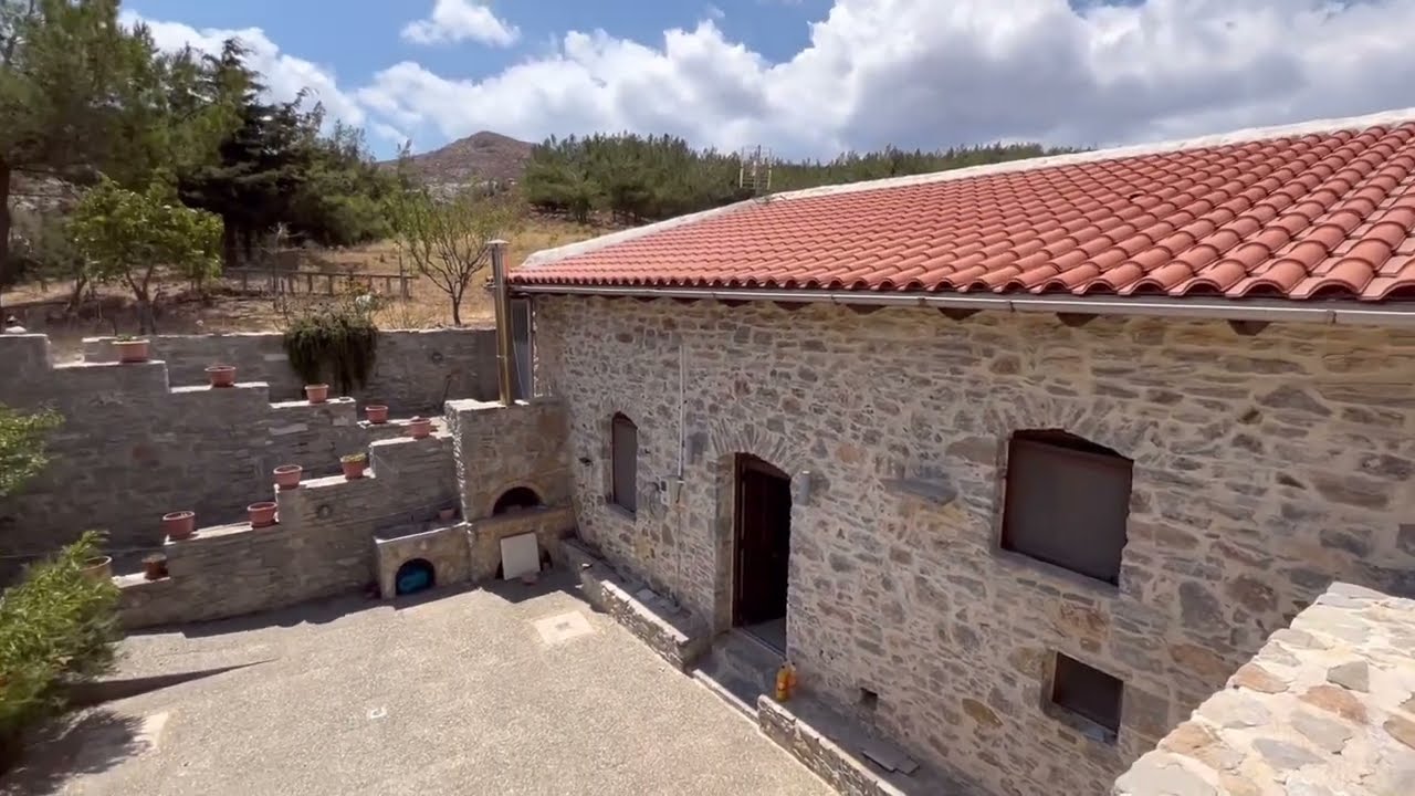 Ethia village in Asterousia mountains Crete Greece | &Tau;&omicron; &chi;&omega;&rho;&iota;ό &tau;&eta;&sigmaf; &Epsilon;&theta;&iota;ά&sigmaf; &alpha;&pi;ό &psi;&eta;&lambda;ά