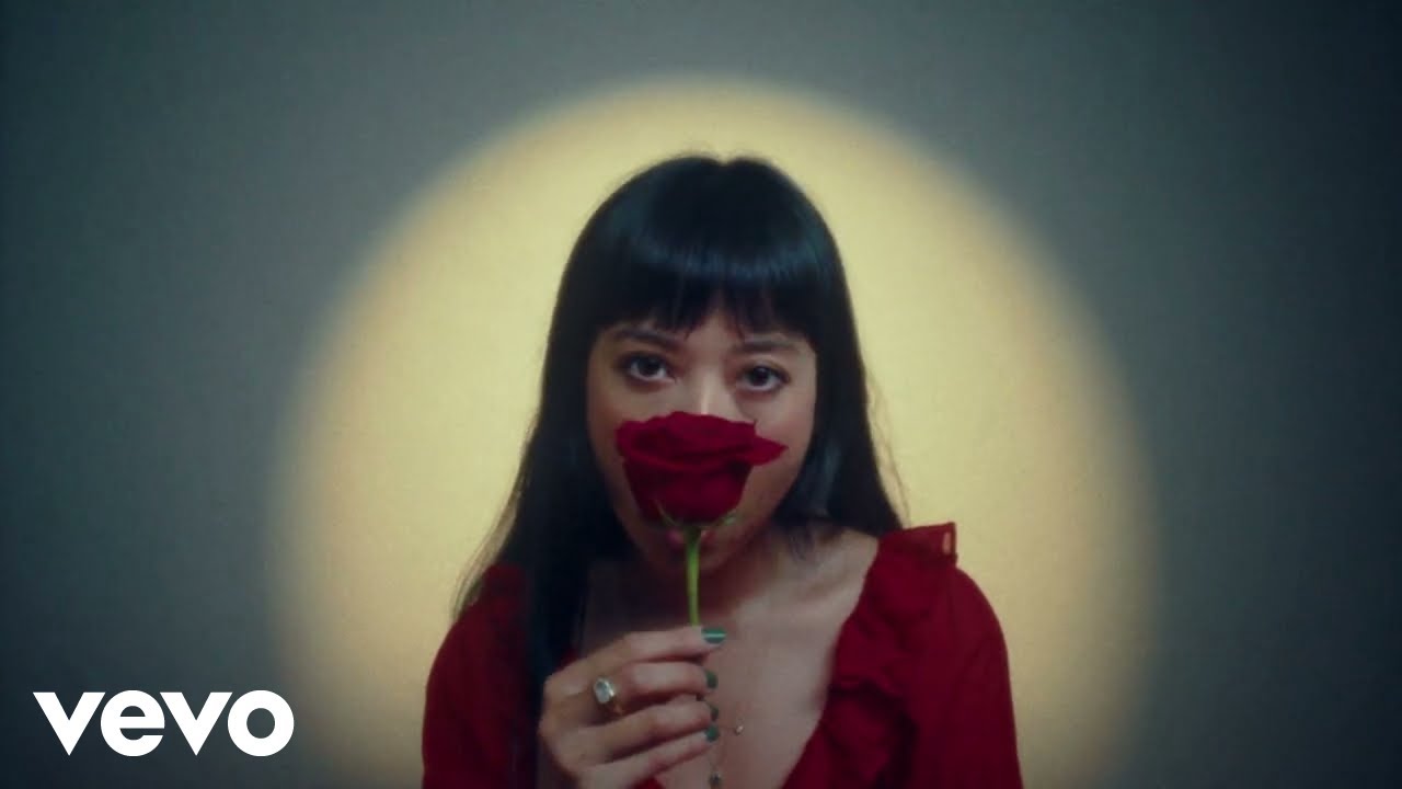 Alisa Xayalith - Roses (Official Visualizer)