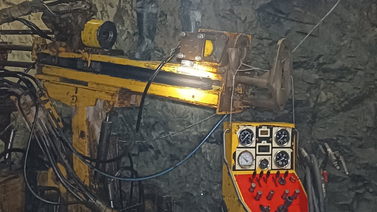 Буровой станок Diamec U4 - Atlas Copco mining#это_мужской_канал