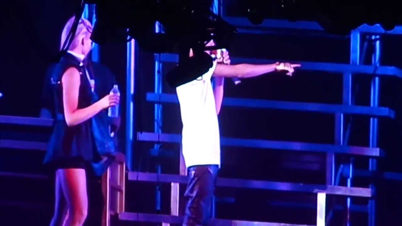Justin Bieber Die In Your Arms Detroit 11/21/12