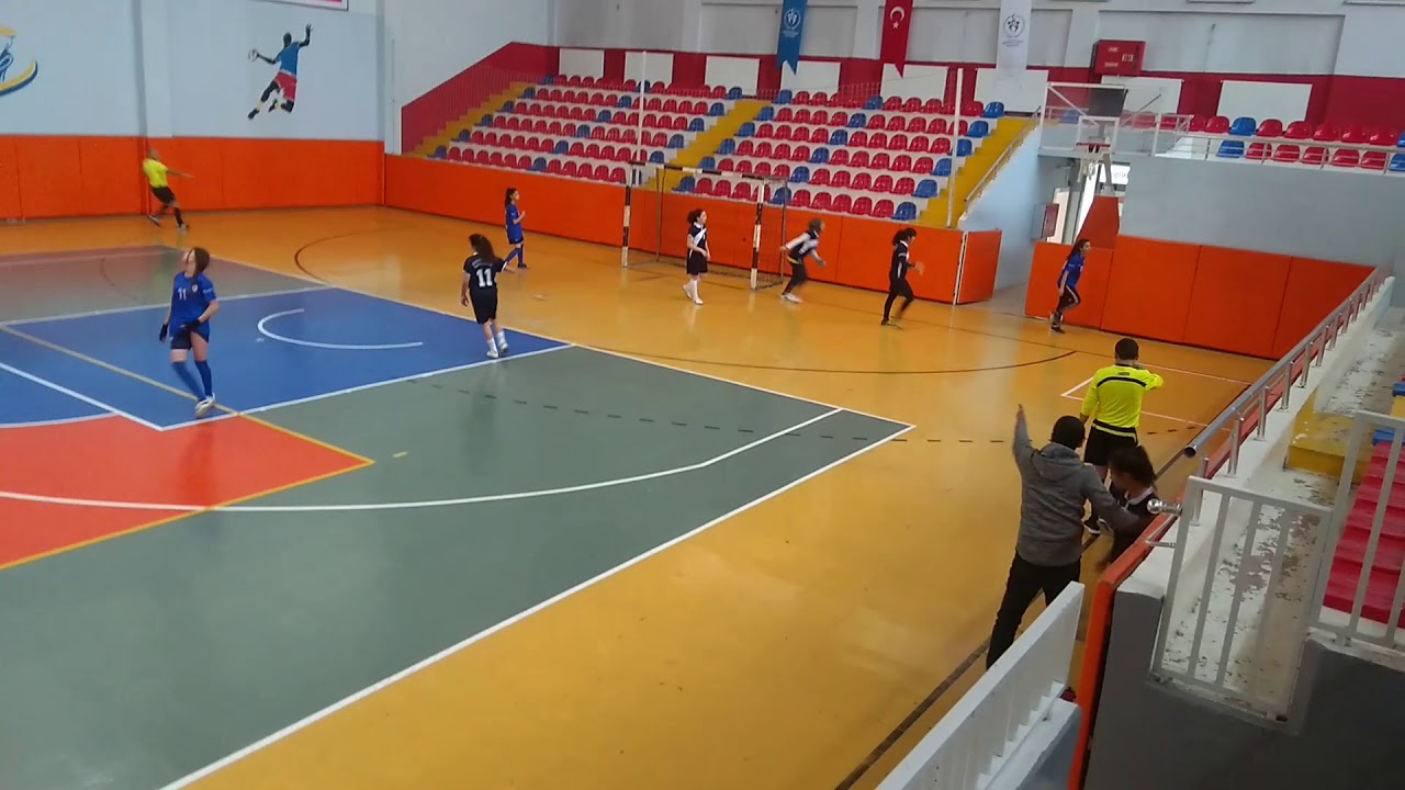 Genç kızlar Futsal maçı KİPAŞ lisesi-Sevim SİRİRKCİ