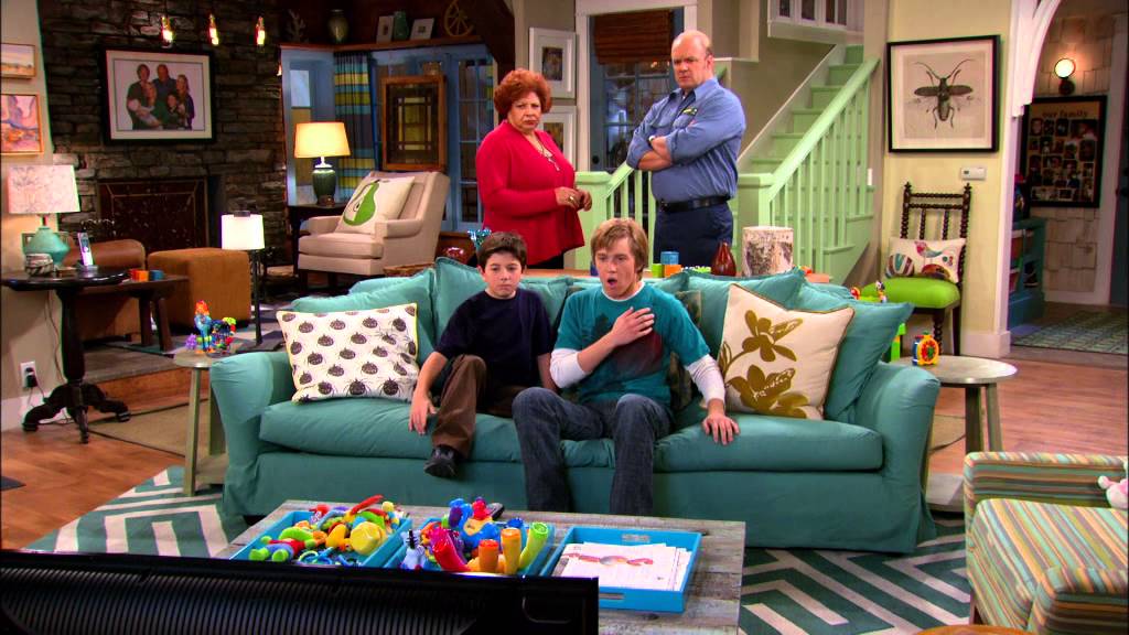 Powodzenia Charlie - SMS-y i problem Pani Dabney. Odcinek 6. Oglądaj tylko w Disney Channel!
