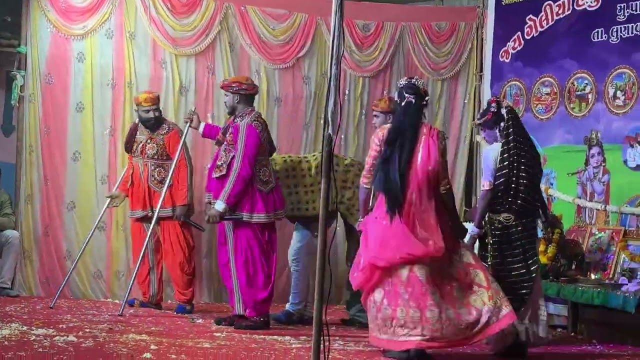 લાખો વણઝારો પાત્ર મોજરા પાદેડી થી 👉 જય ગેલિયા હનુમાન રામા મંડળ પાદેડી મલેકપુર 