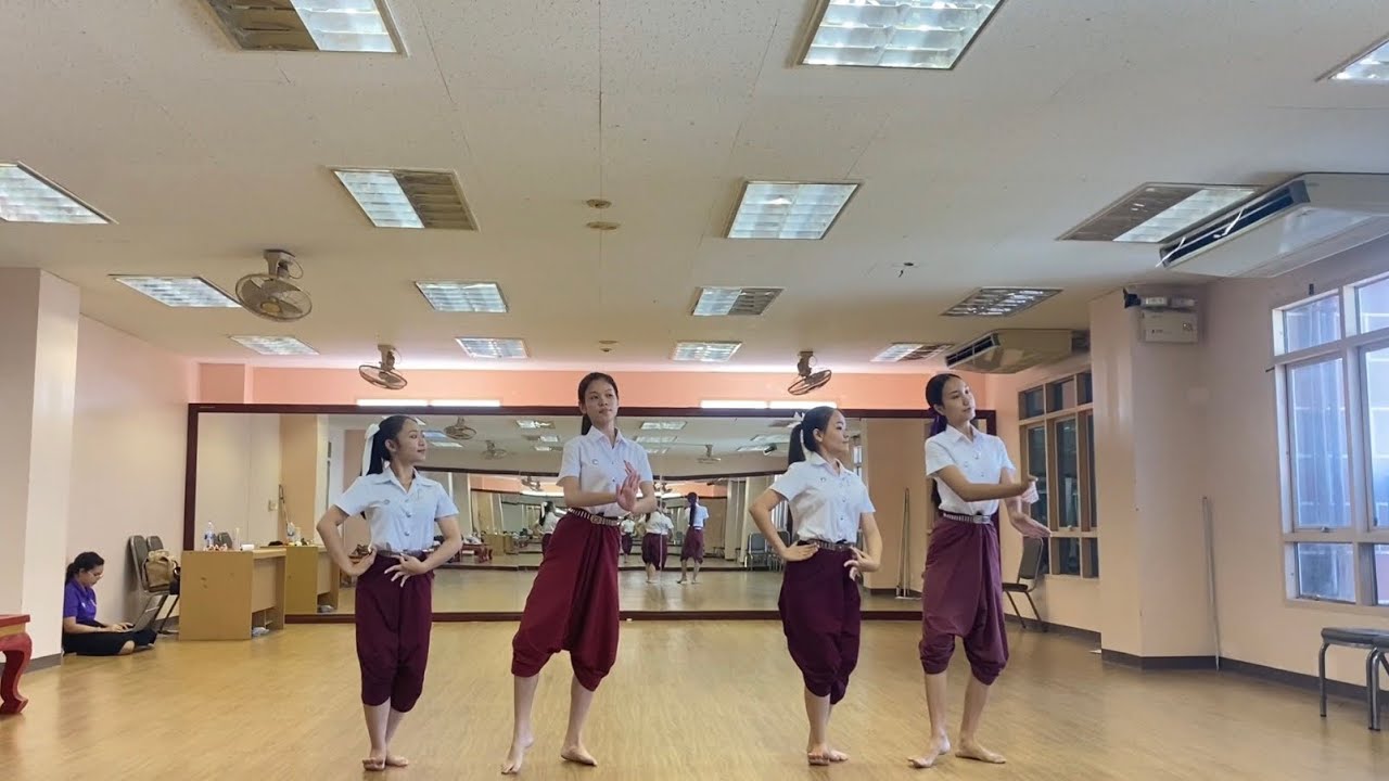 ฟ้อนรัก