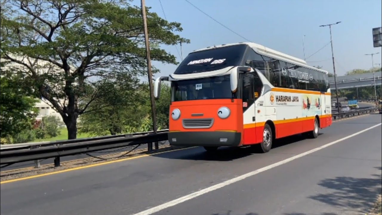 Pertunjukan Truk Tangki, Truk Kontainer Besar, Truk Oleng Bus Telolet Mirip Frank Teman Tayo