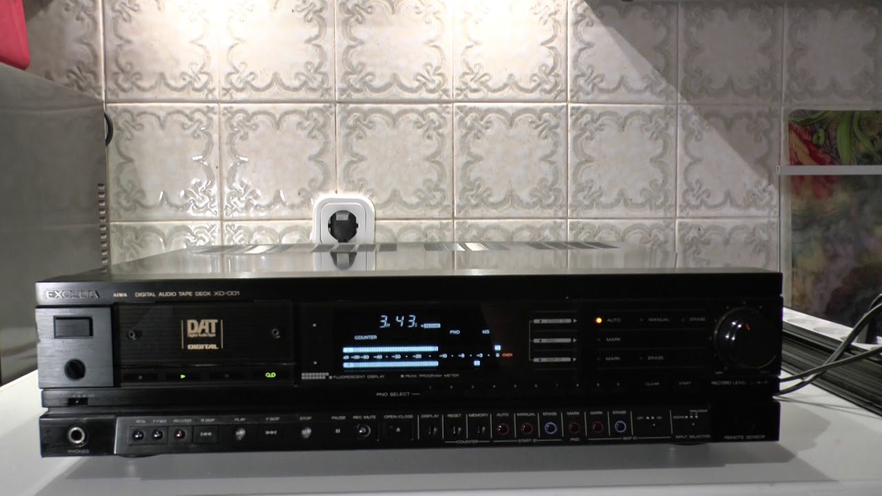 DAT HQ, MADONNA frozen / 1988 Aiwa Excelia XD001 DAT recorder = Sony DTC-1000 ES (4DD drive)