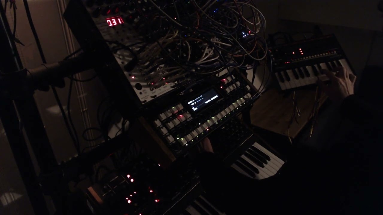 Synth wavy wave w/ pro3, ju06a, eowave domino