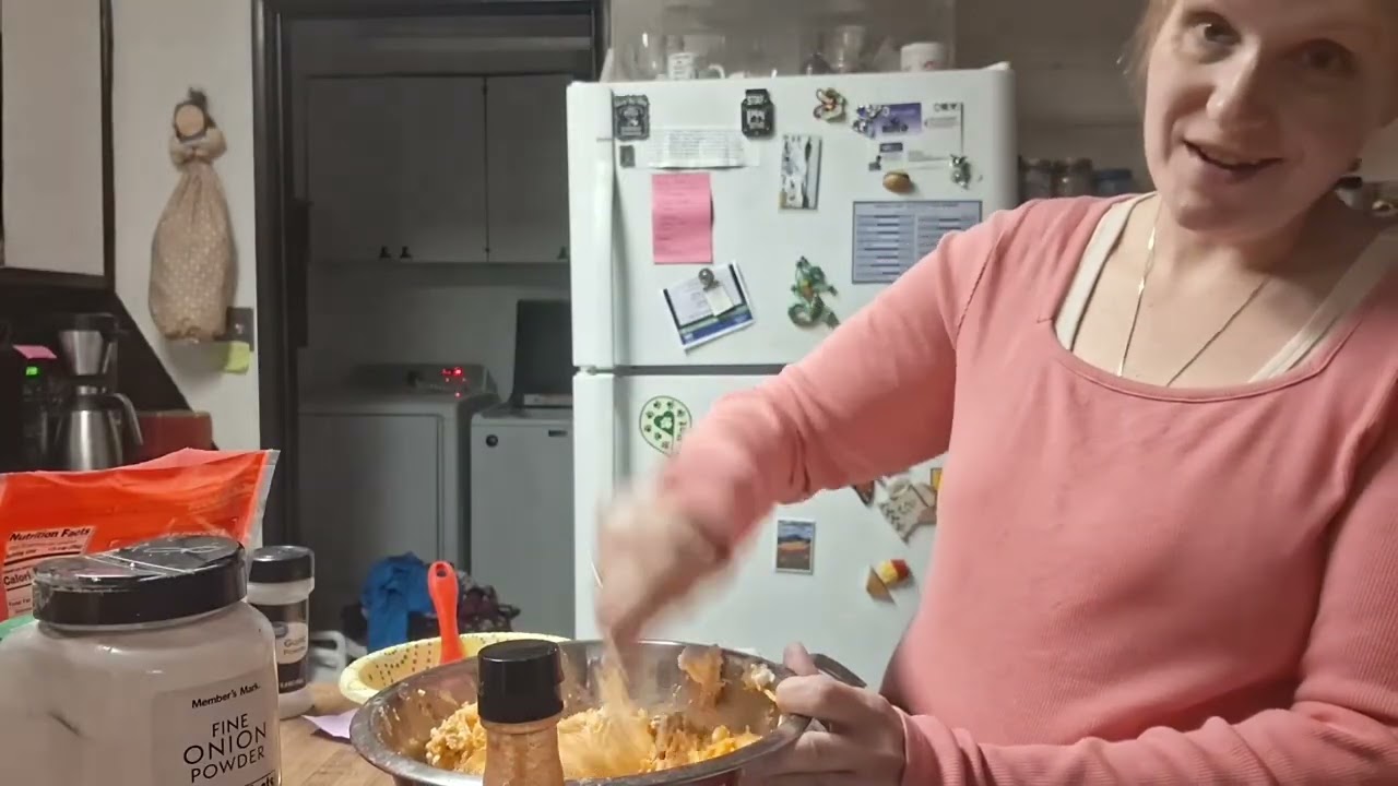 Buffalo chicken dip and 2 ways to eat it 