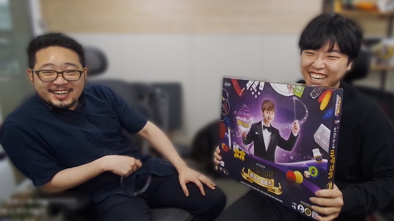 유명 마술사에게 어린이 마술 도구 셋트를 줘봤다ㅋㅋㅋㅋㅋㅋ 아니 왤케 잘하는데