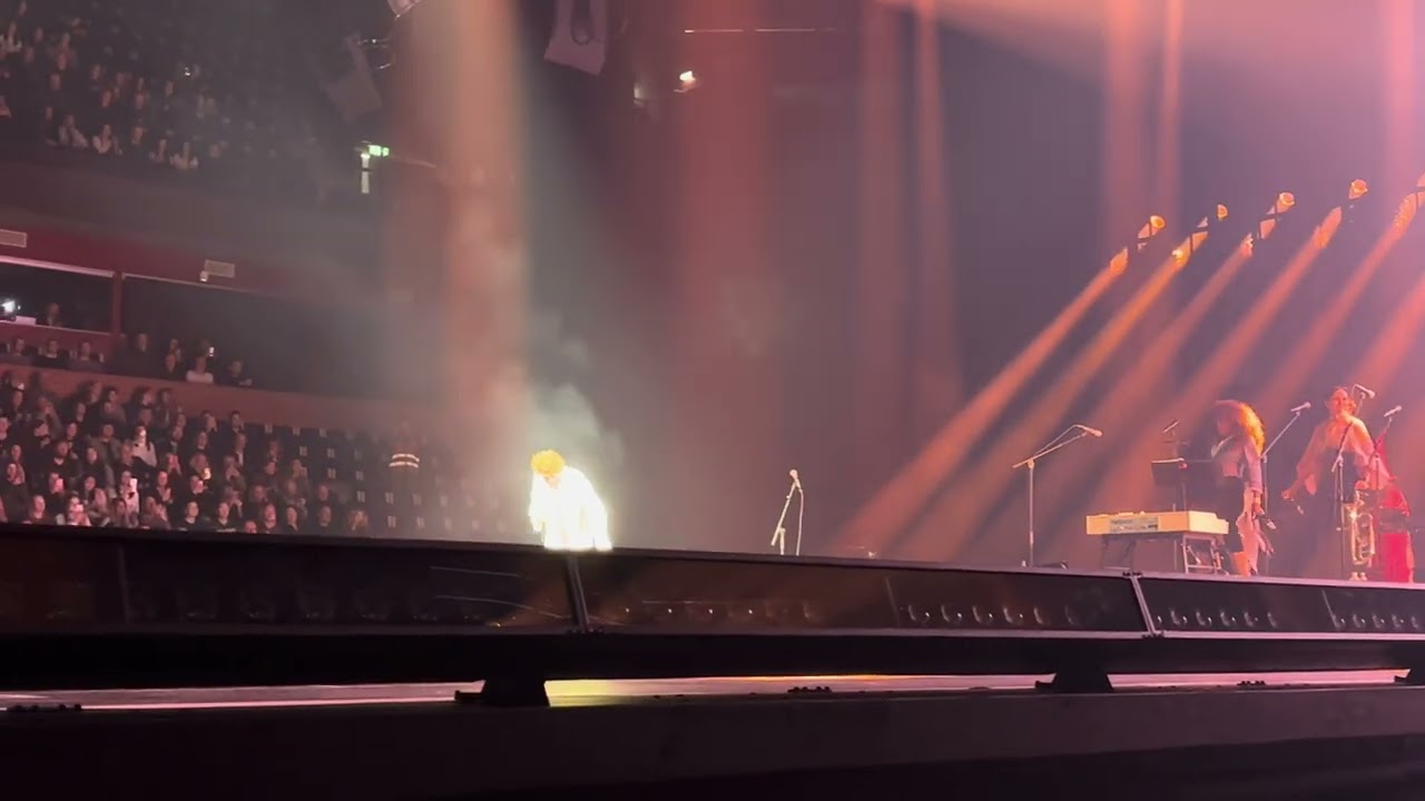 Håkan Hellström intro live Löfbergs Lila 2026 