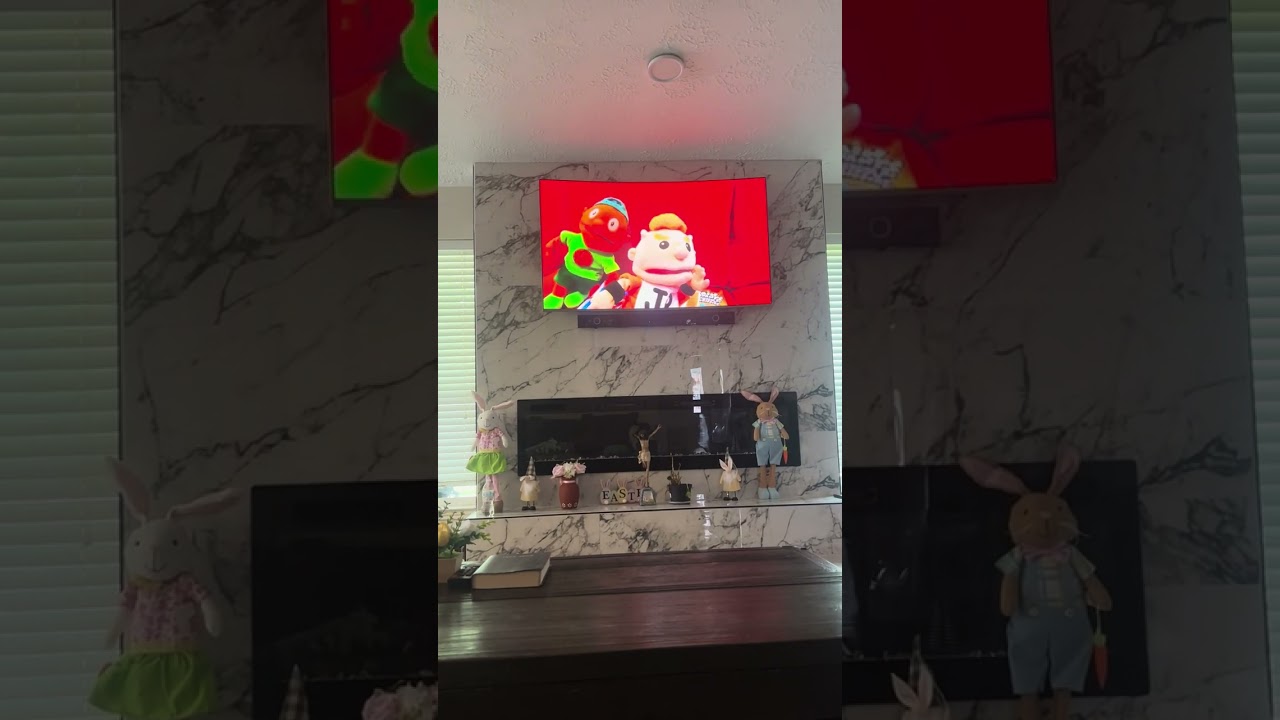 Handsy McHandsPants watches captain codypants but gets killed