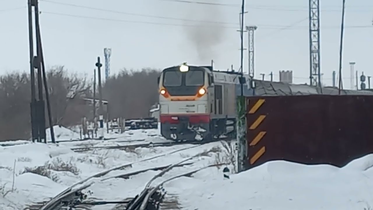 ТЭП33А-0033 С поездом 352 Алматы-Өскемен (Защита) отправляется со ст.Аягөз
