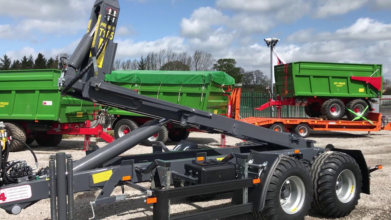 Pronar T185 15 ton hookloader