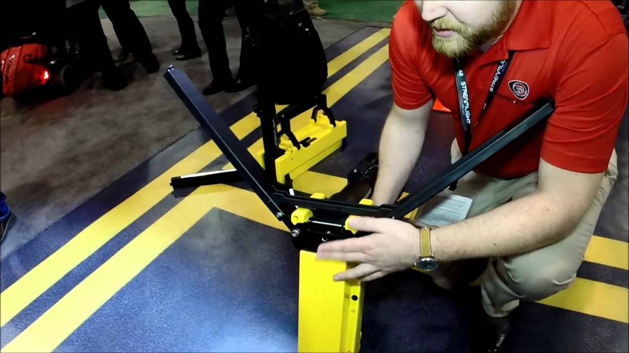 Streamlight Scene Light Demonstration at the 2014 SHOT Show