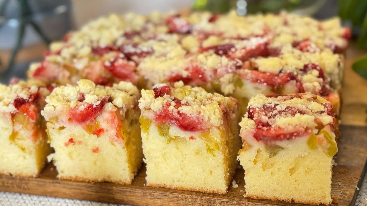 Лучший пирог с клубникой и ревенем – влажный, быстрый и без миксера! 🔥🔥🔥🍓🍓🍓
