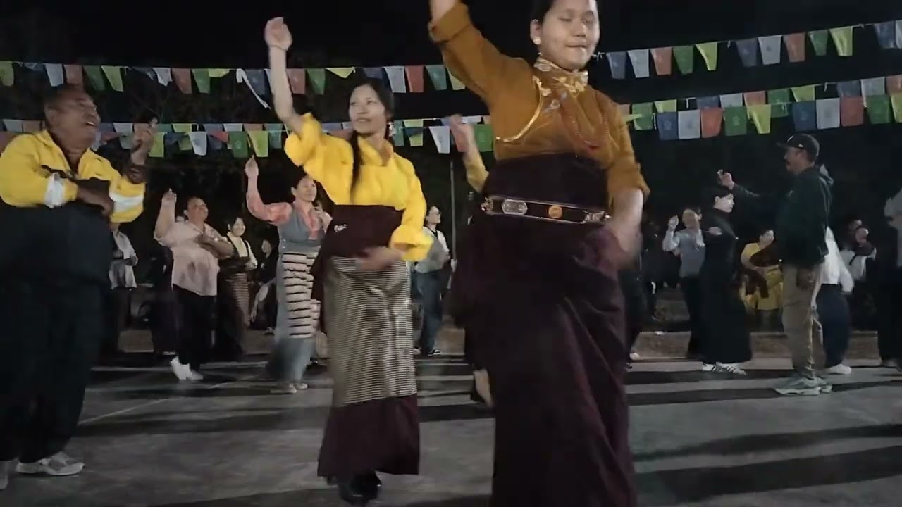 མོན་གྷོ་ལྷ་དཀར་སྒོར་གཞས་་།།