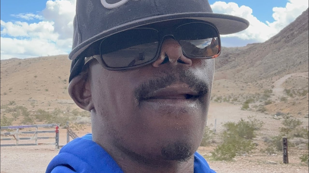 Walking challenge to Frenchman Mountain Trailhead for a picture vlog 136